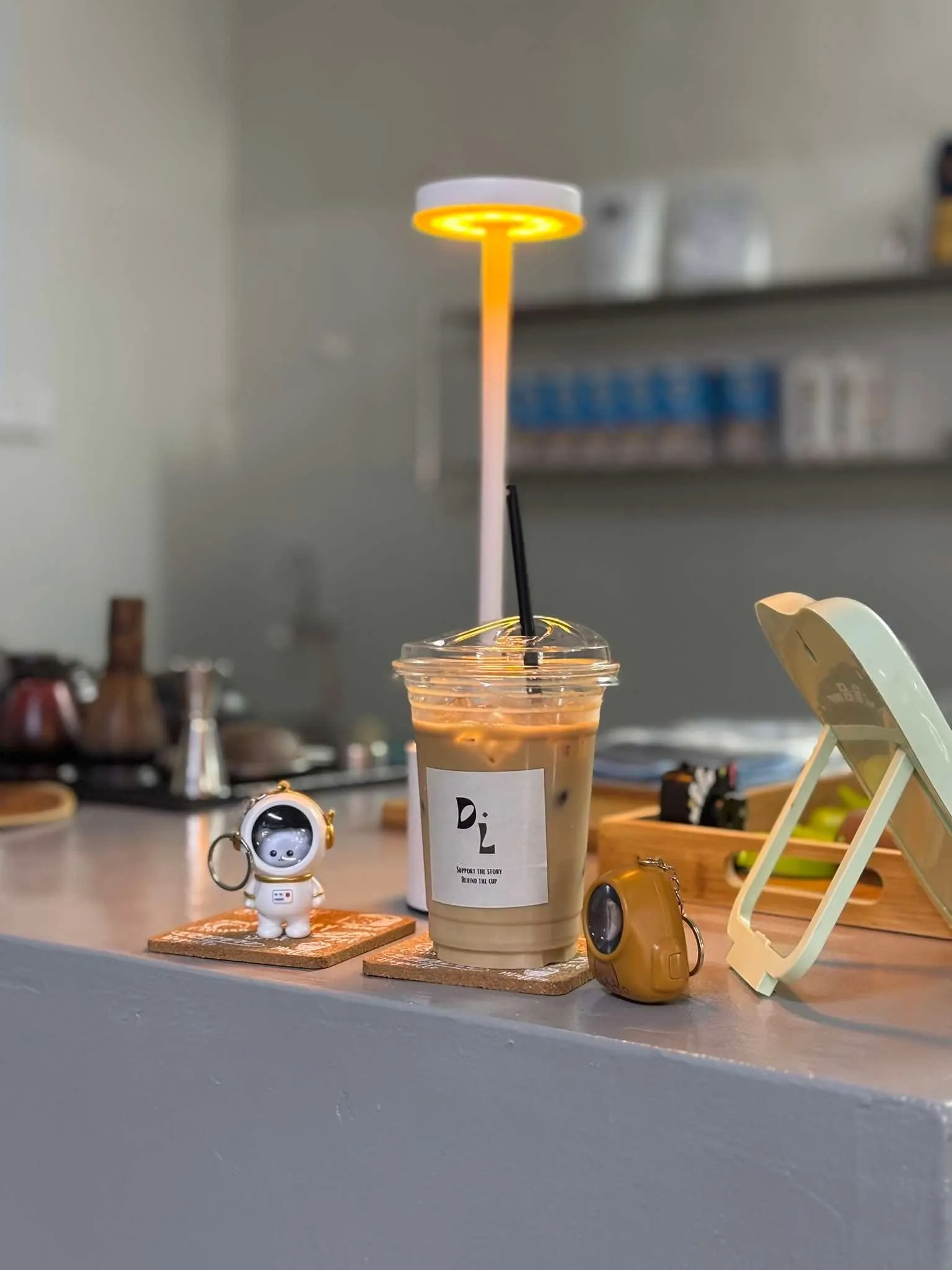 Cafe latte baru dituang